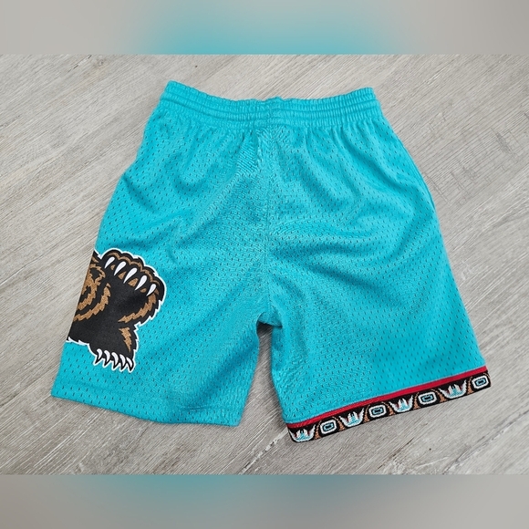 MITCHELL & NESS HARDWOOD CLASSICS Vancouver Grizzlies Youth Basketball ShortsNWT - Picture 3 of 7